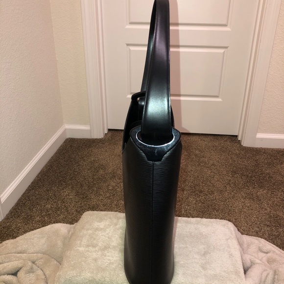 🌟Louis Vuitton Shoulder bucket bag🌟 - Picture 5 of 11